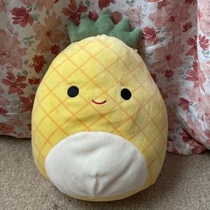 Maui squishmallow 8 inch